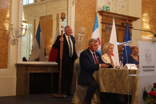 Sesja Sejmiku Województwa Podkarpackiego ustanawiająca błogosławioną Rodzinę Ulmów patronem województwa – Łańcut, 7 lipca 2024. Fot. Katarzyna Gajda-Bator (IPN)