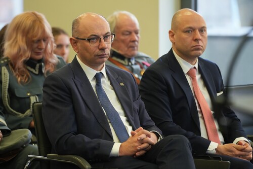 Rodzina Pochwatków – bohaterowie, którzy ponieśli śmierć za pomoc Żydom. Na zdj. od lewej: zastępca prezesa IPN dr Mateusz Szpytma i dyrektor lubelskiego Oddziału IPN dr Robert Derewenda – Lublin, 23 marca 2026. Fot. Dominik Borek (IPN)