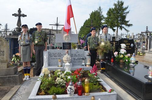 Przekazanie opieki nad byłym grobem wojennym Rodziny Ulmów z udziałem dr. Mateusza Szpytmy – Markowa, 1 lipca 2023. Fot. Katarzyna Gajda-Bator (IPN)