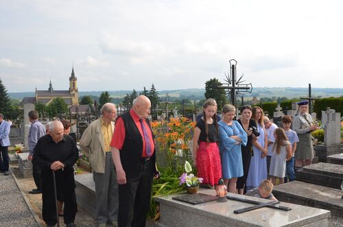 Przekazanie opieki nad byłym grobem wojennym Rodziny Ulmów z udziałem dr. Mateusza Szpytmy – Markowa, 1 lipca 2023. Fot. Katarzyna Gajda-Bator (IPN)