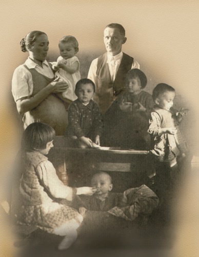 Józef i Wiktoria Ulmowie z dziećmi (ze zbiorów Mateusza Szpytmy)