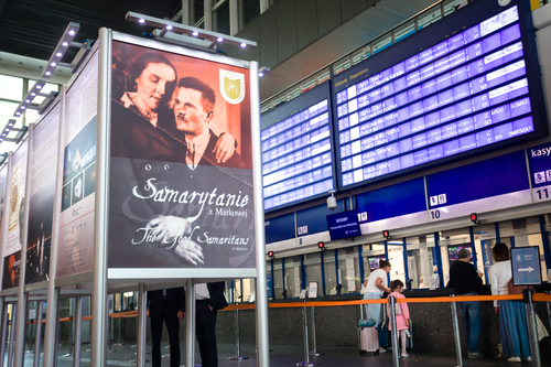 Prezentacja wystawy „Samarytanie z Markowej. Ulmowie – Polacy zamordowani przez Niemców za pomoc Żydom” w Warszawie. Fot. Sławek Kasper (IPN)